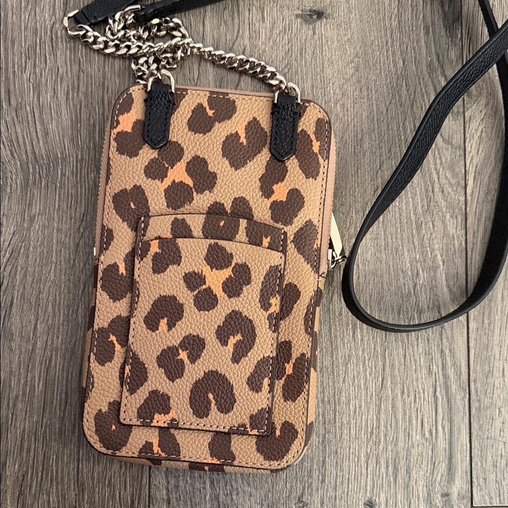 Kate Spade Leopard Print Crossbody Wallet NWOT - Picture 3 of 6